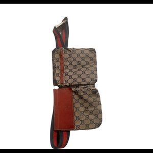 Vintage Gucci fanny pack. Please see all pictures.